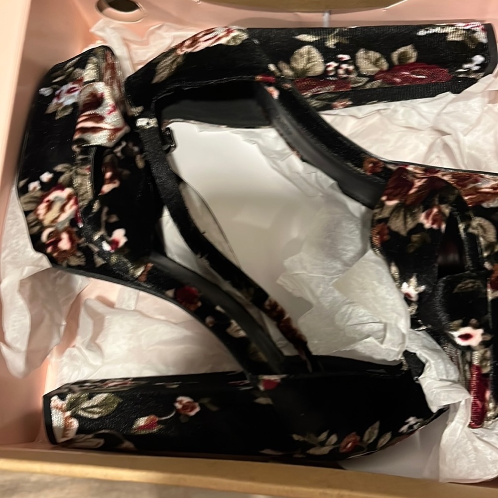 Black multicolor flower print never worn